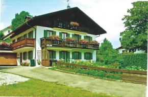 Dachgeschosswohnung Mit Toller Aussicht Vom Balkon